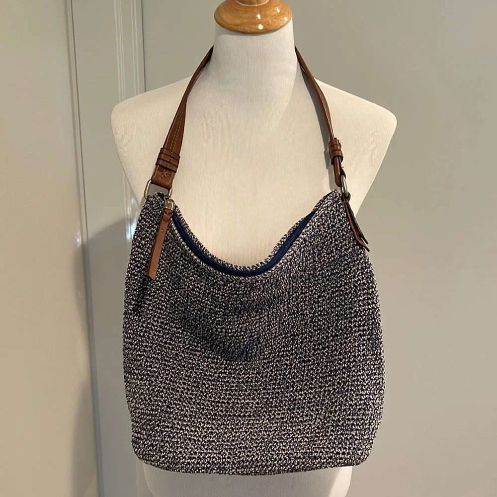 ♻️The Sak Sequoia Crochet Hobo Bag LIKE NEW - Picture 3 of 10